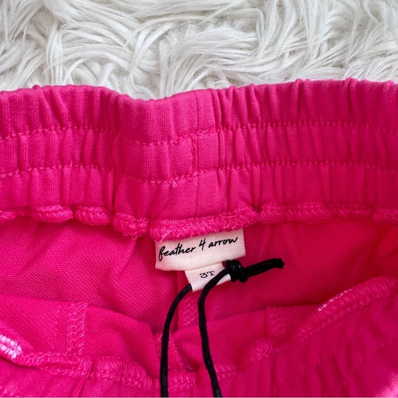 NWT Feather 4 Arrow | Hot Pink Daisy Short - Picture 4 of 7